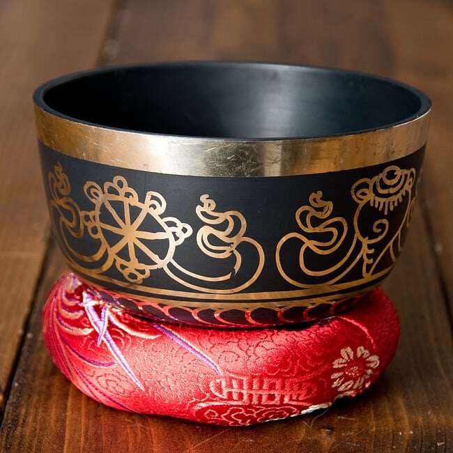 High-quality black singing bowl